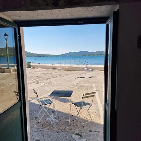 Appartamento House Riva Pirovac Esterno foto