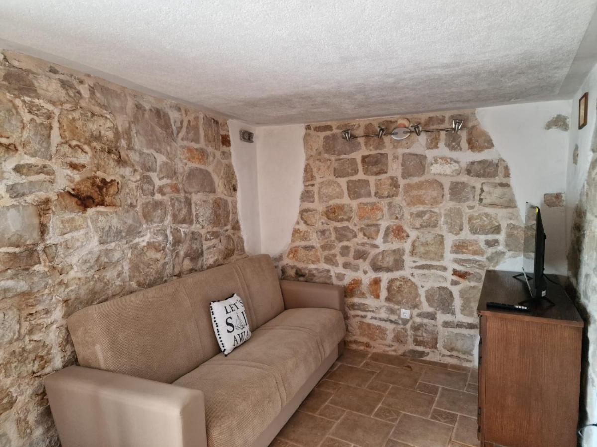 Appartamento House Riva Pirovac Esterno foto