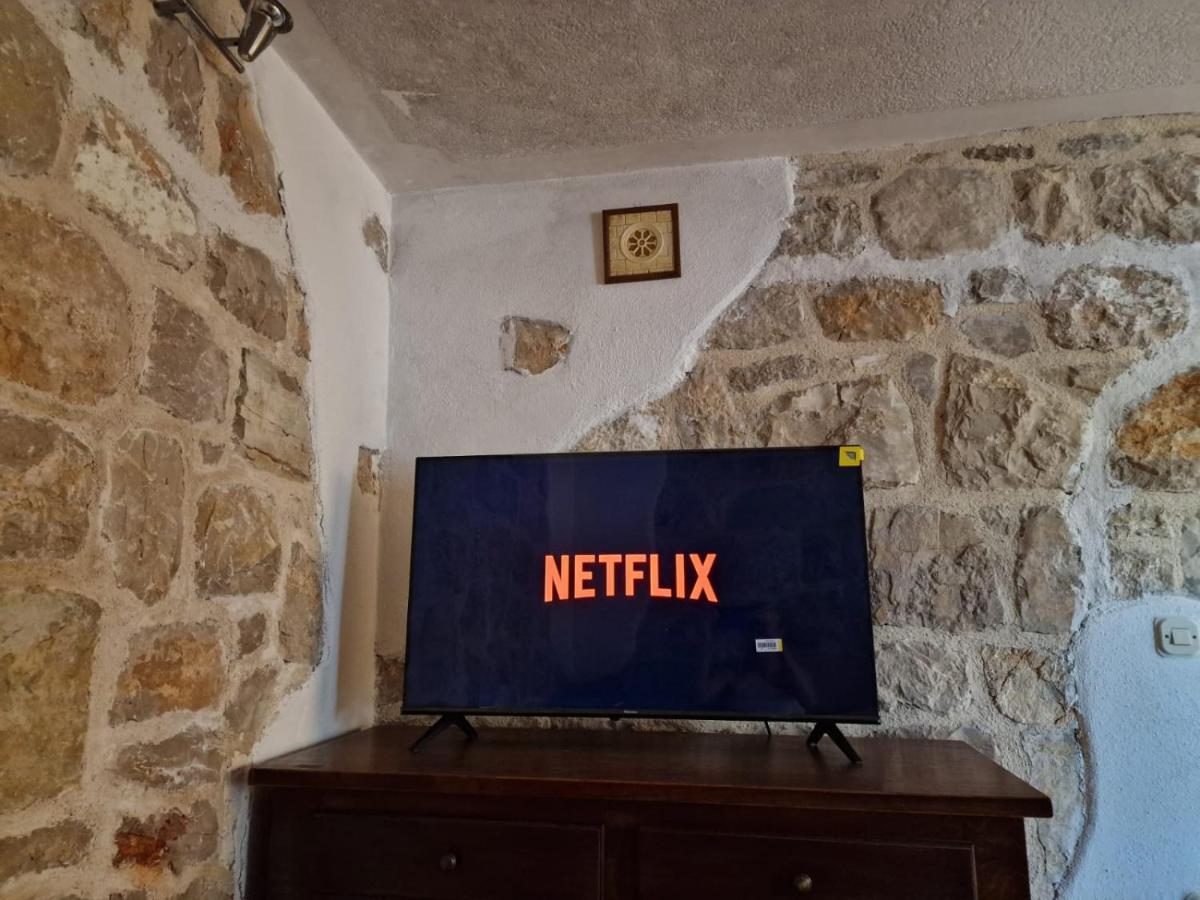 Appartamento House Riva Pirovac Esterno foto