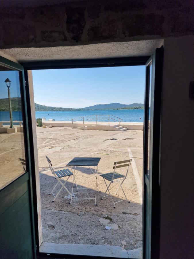 Appartamento House Riva Pirovac Esterno foto