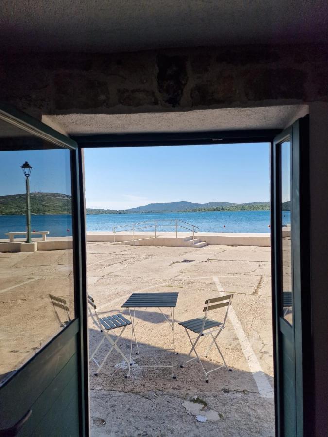Appartamento House Riva Pirovac Esterno foto