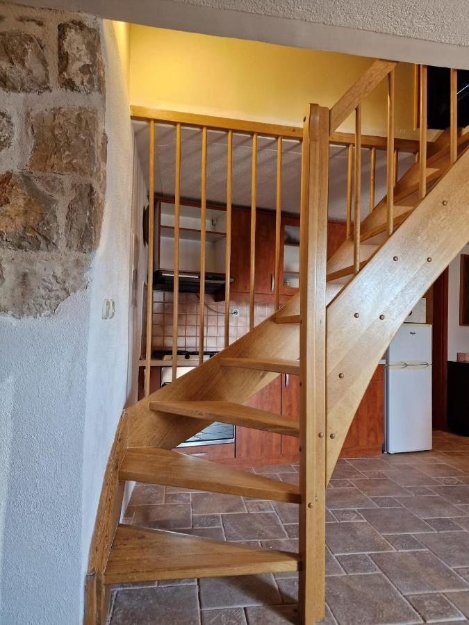 Appartamento House Riva Pirovac Esterno foto