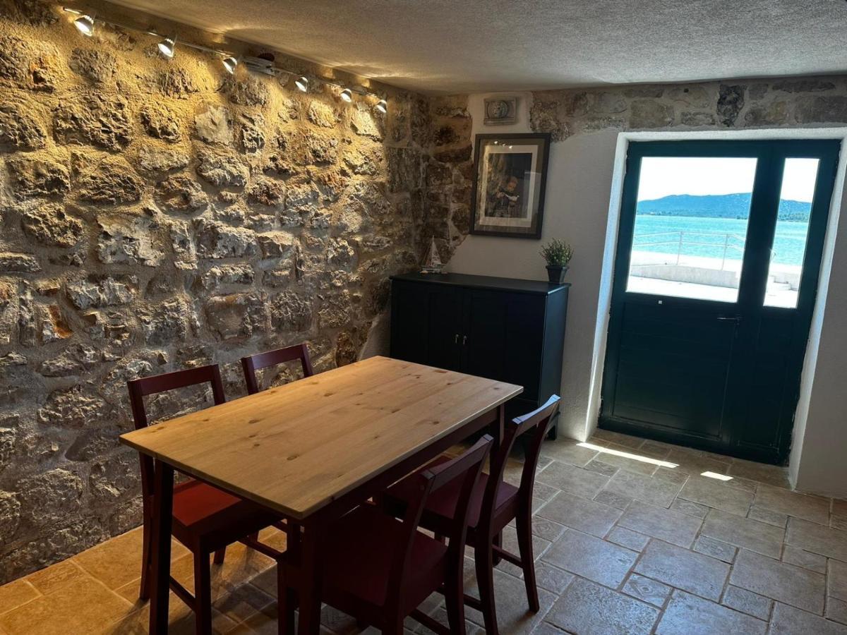 Appartamento House Riva Pirovac Esterno foto