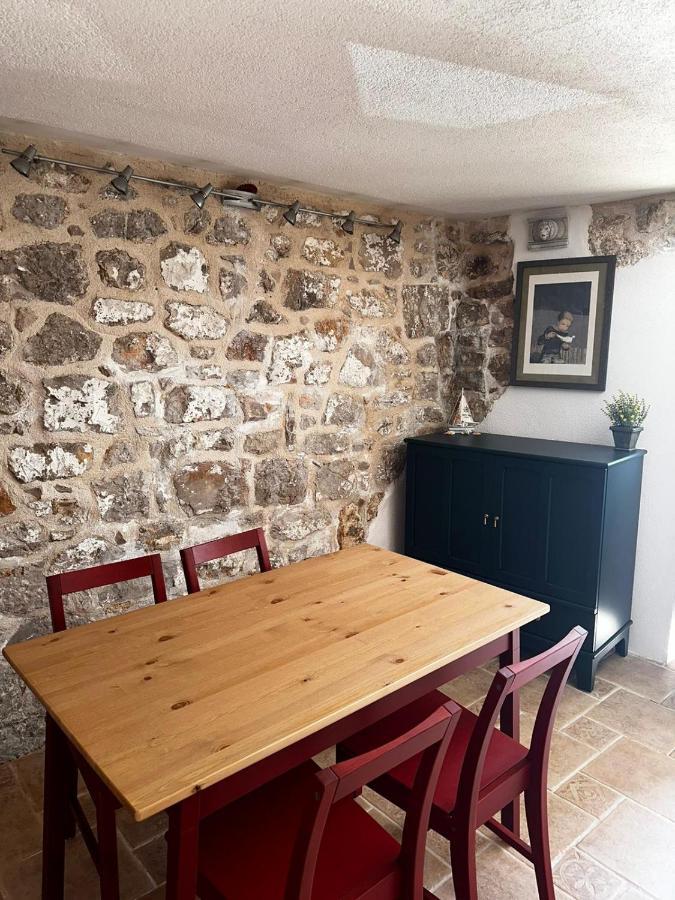 Appartamento House Riva Pirovac Esterno foto