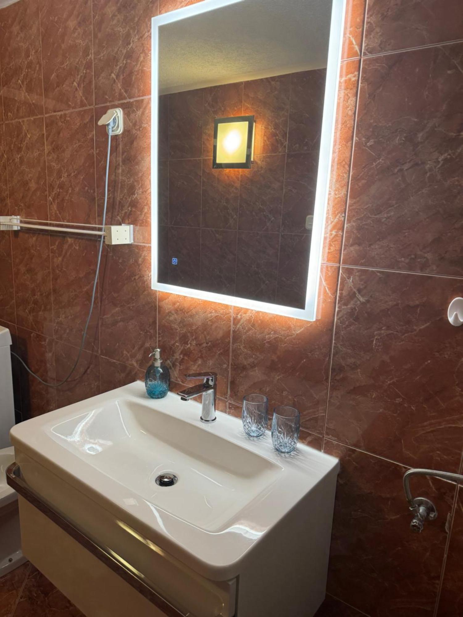 Appartamento House Riva Pirovac Esterno foto